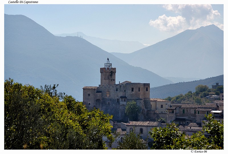 Capestrano_Navelli_20050822_018 EDG