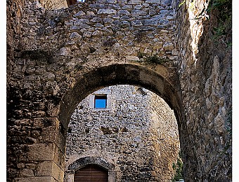 Capestrano_Navelli_20050822_025